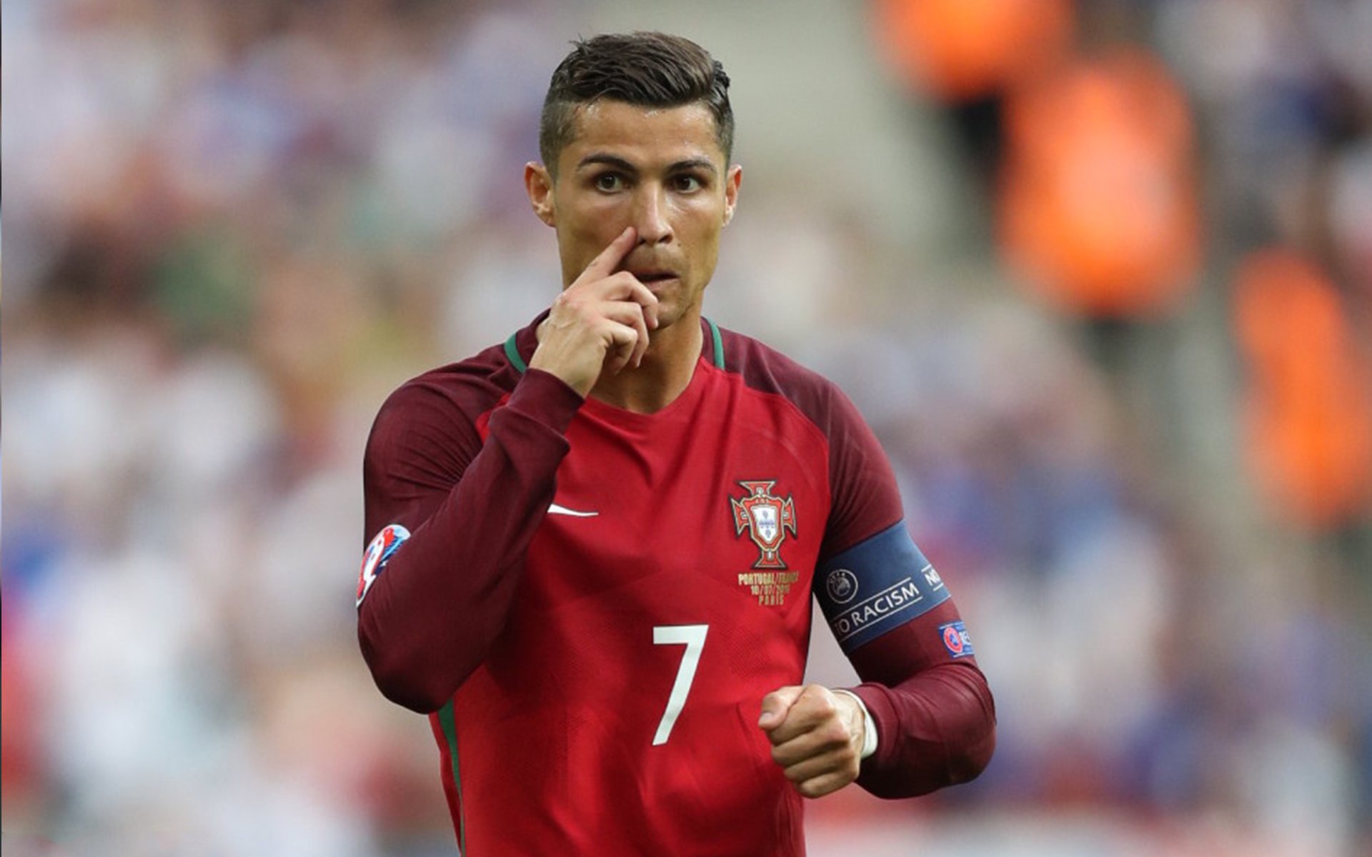 开云体育中国官方网站-斯瓦泰克轻取对手，状态好得离谱，斯瓦泰克使用的球拍